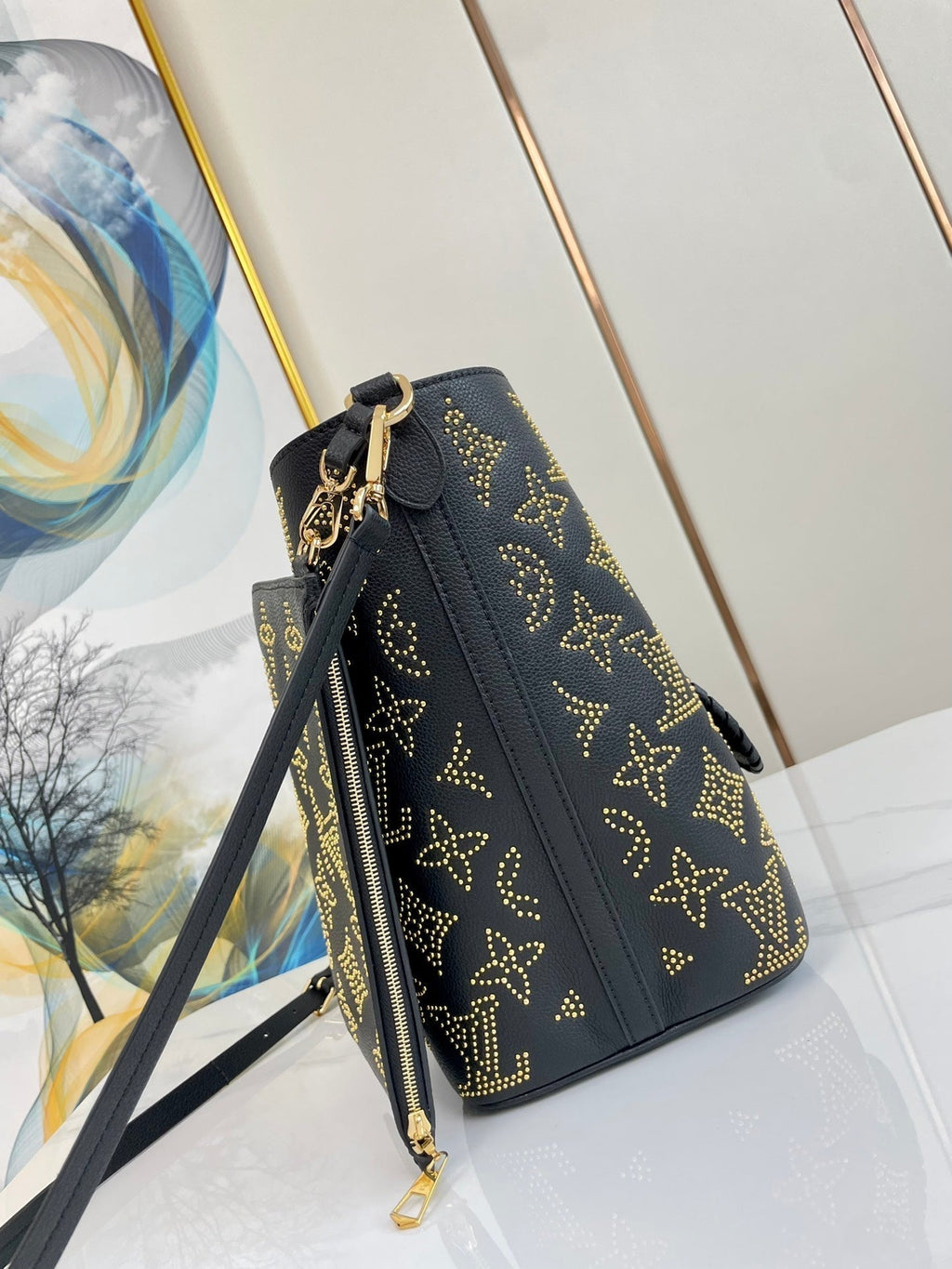 LOUIS VUITTON BLOSSOM MM 30 BLACK MAHINA CALFSKIN