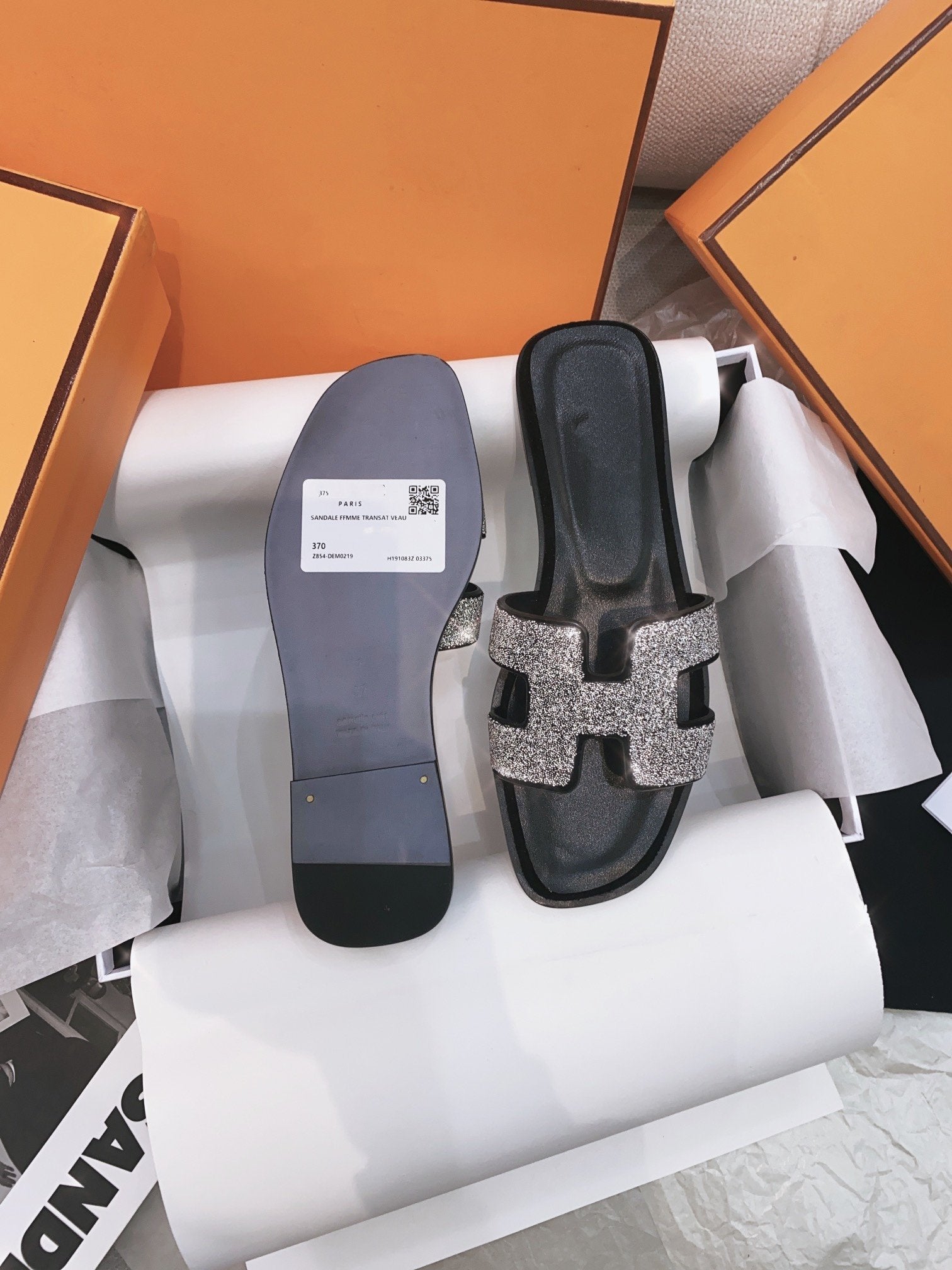 HERMES 0ran Sandal Caviar Black Leather