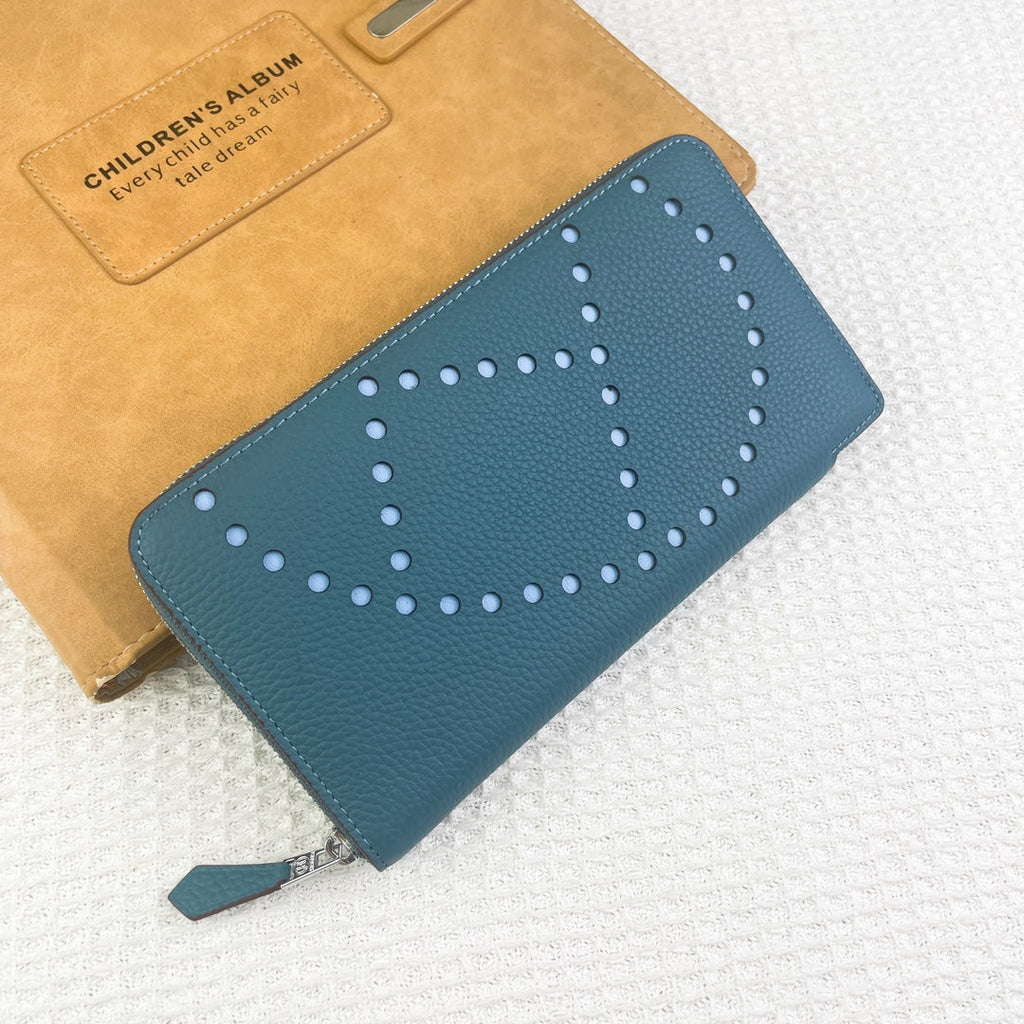 HERMES SILK'IN HOLED CLASSIC WALLET 20 CERULEAN GRAINED CALFSKIN