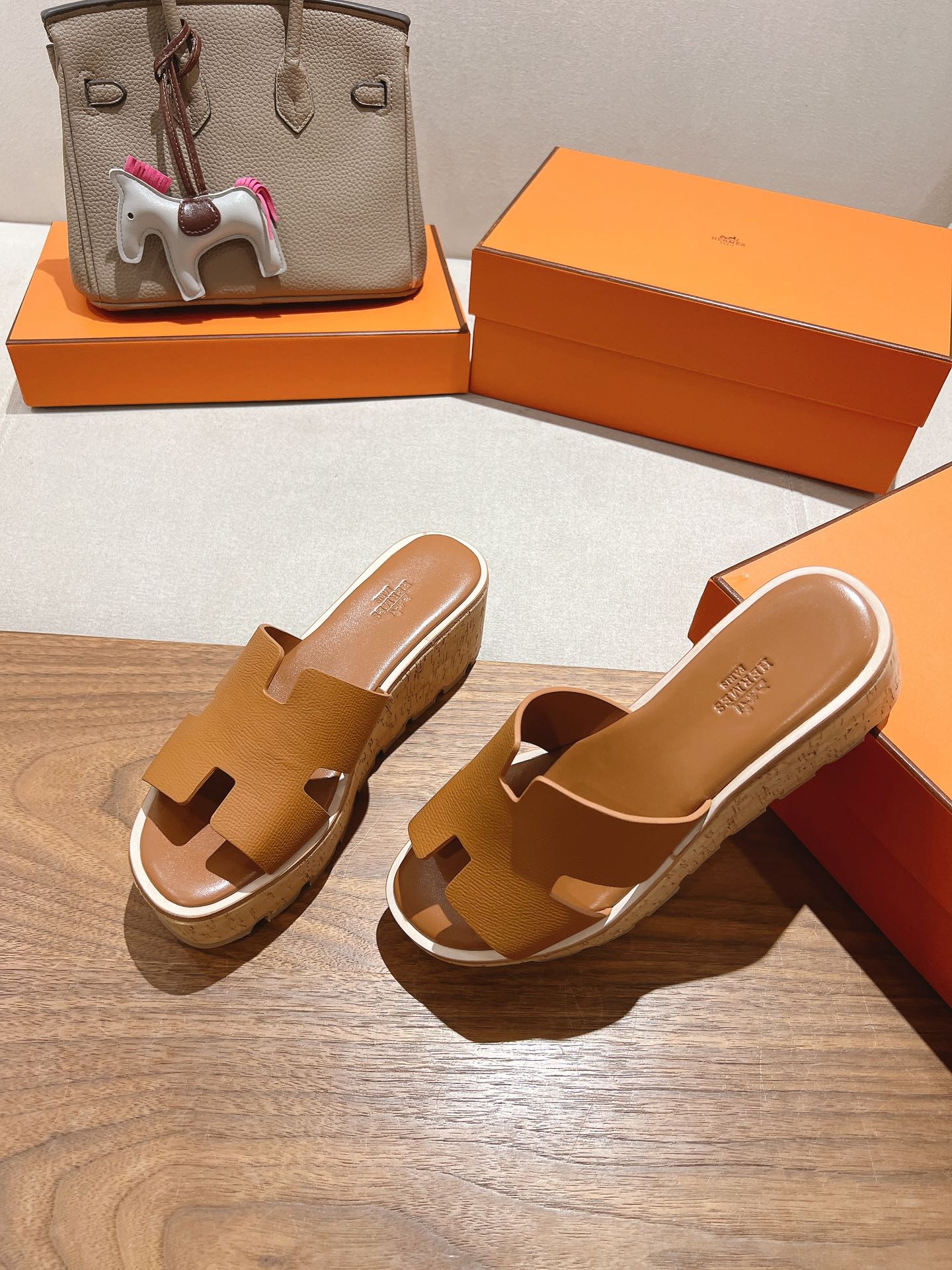 HERMES 25S HIGH WEDGE SANDALS IN BROWN LAMBSKIN STYLE 6