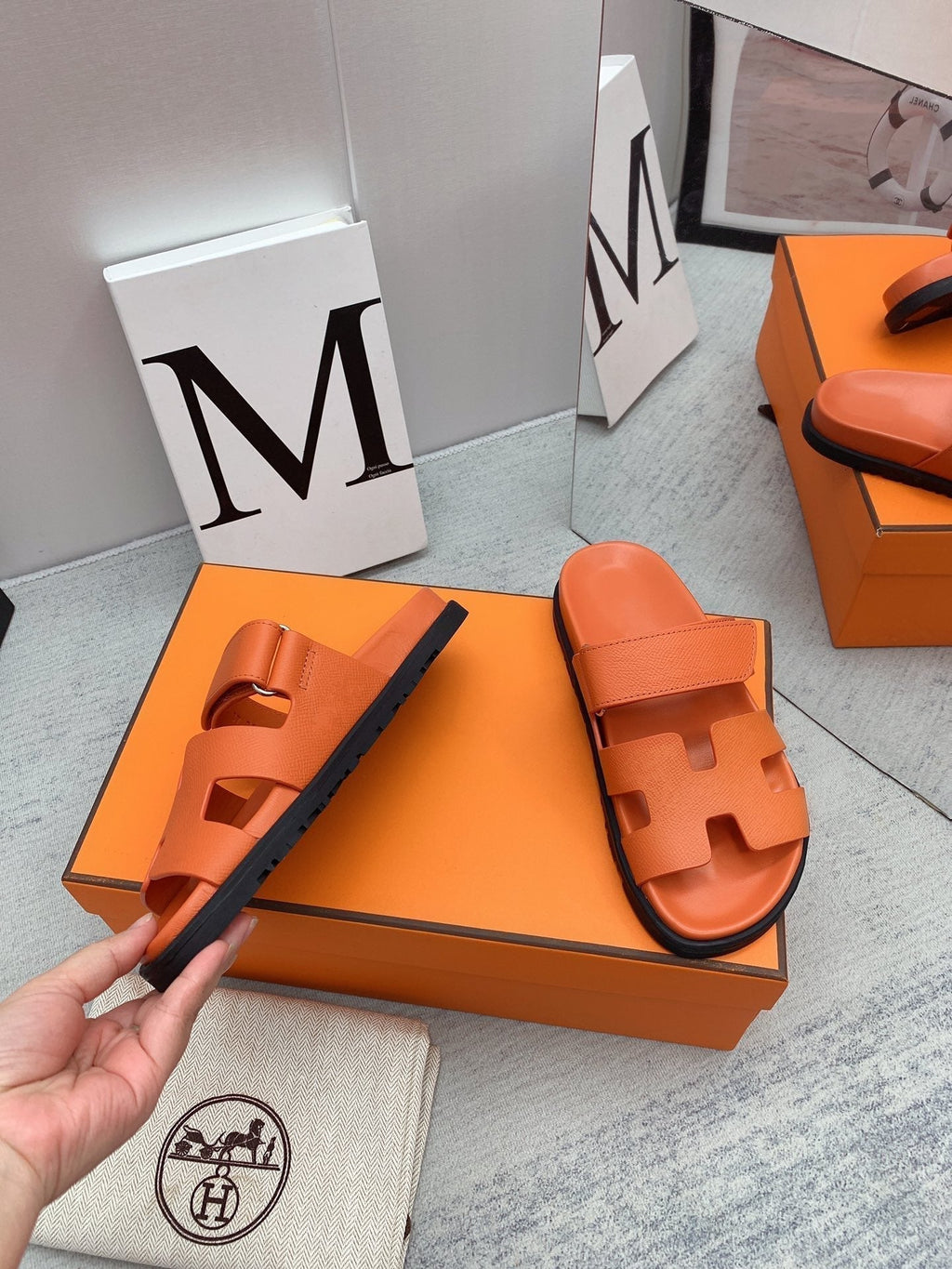 HERMES Chypre Sandal Orange